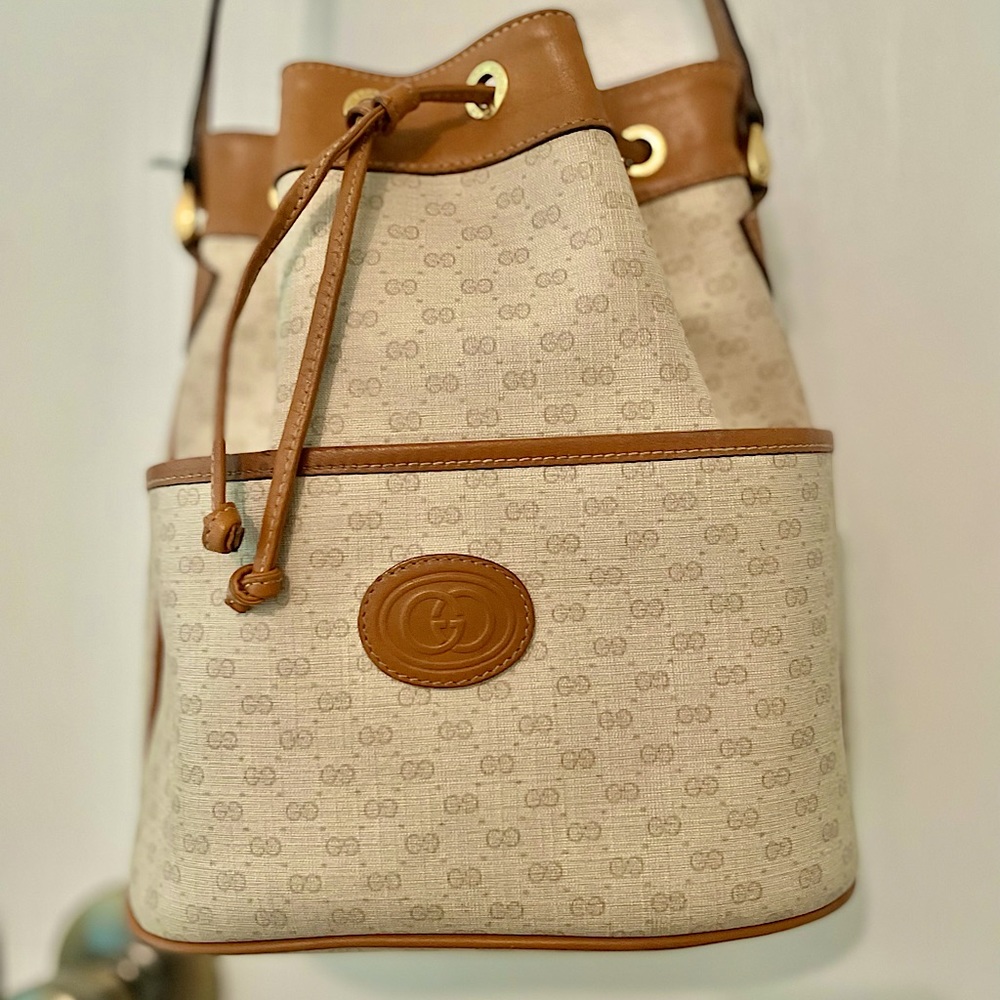 Gucci GG Supreme shoulder bag AUTHENTIC